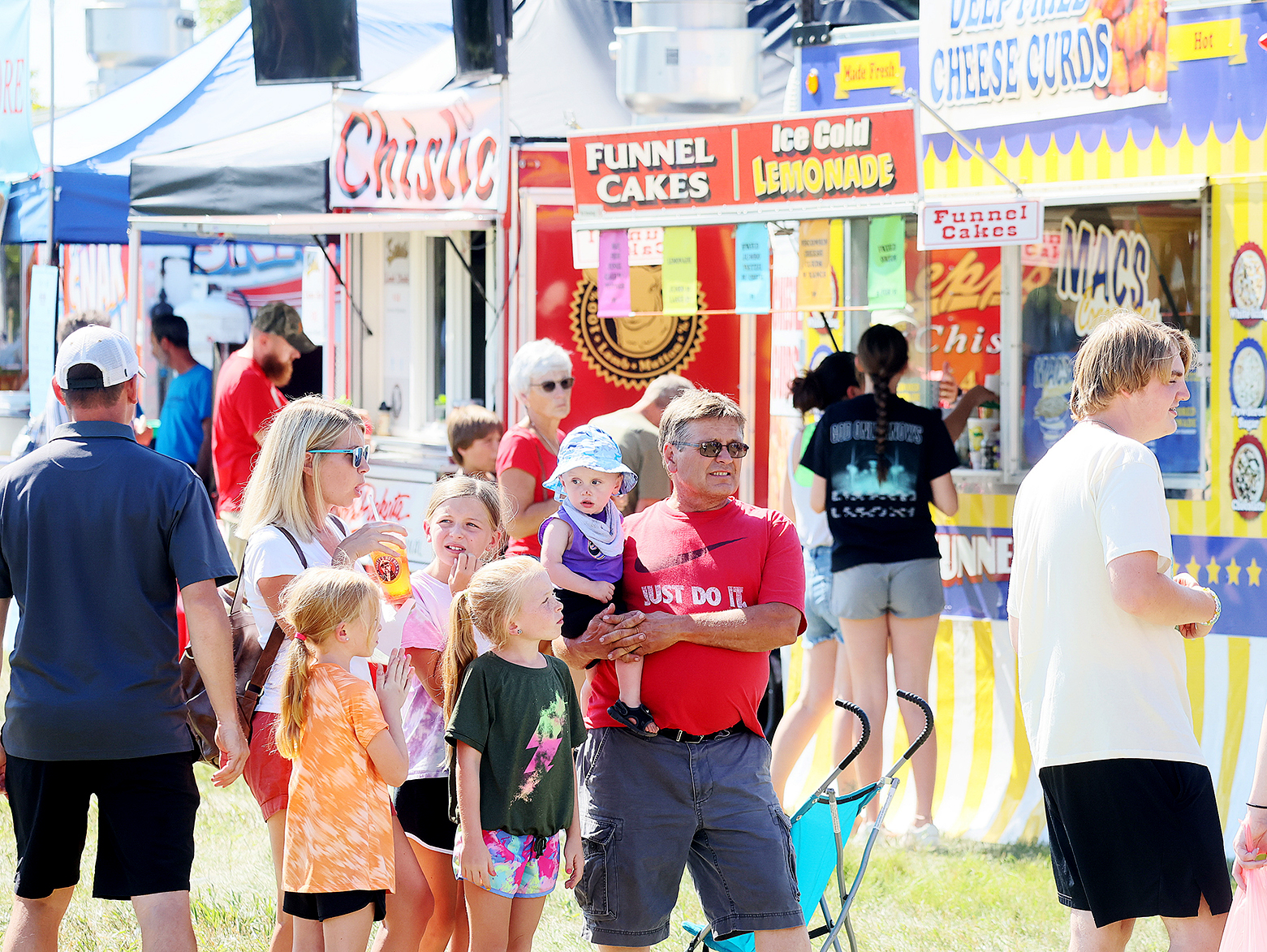 CHISLIC FESTIVAL DELIGHTS THOUSANDS AGAIN - The Courier